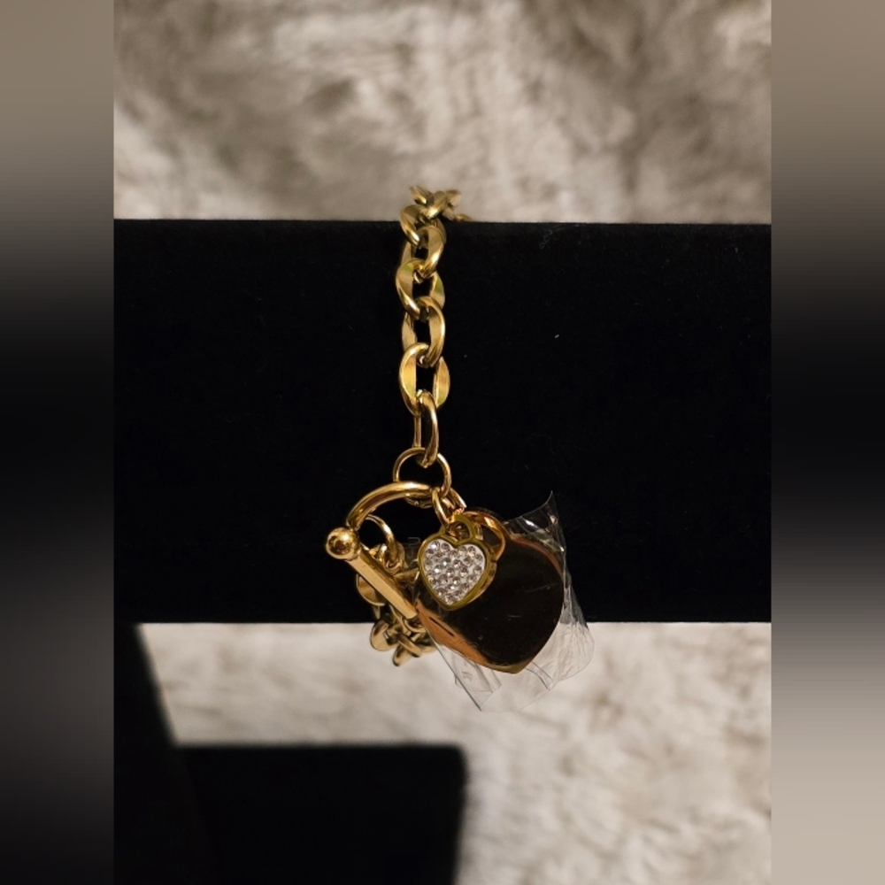 Stainless Steel 18k Gold Overlay Toggle Bracelet With‎ Heart Charms 7" NWT